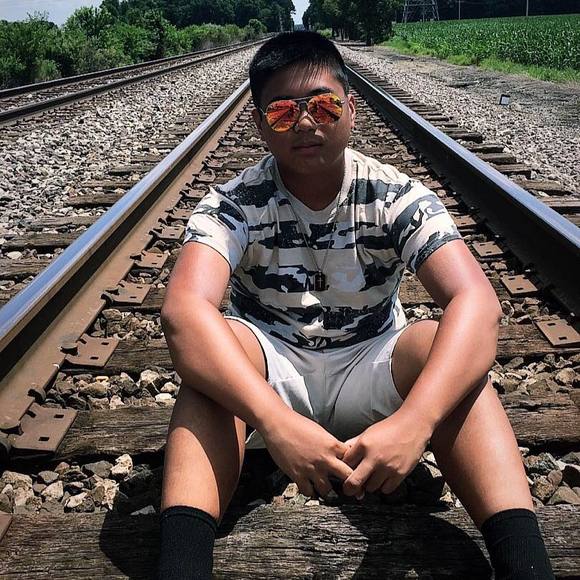 Meet your Posher, Alexander - Picture 1 of 1